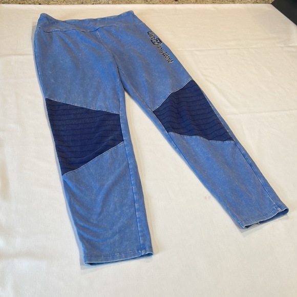 WALT DISNEY WORLD • Size Medium • Blue distressed whitewashed leggings - Picture 8 of 13
